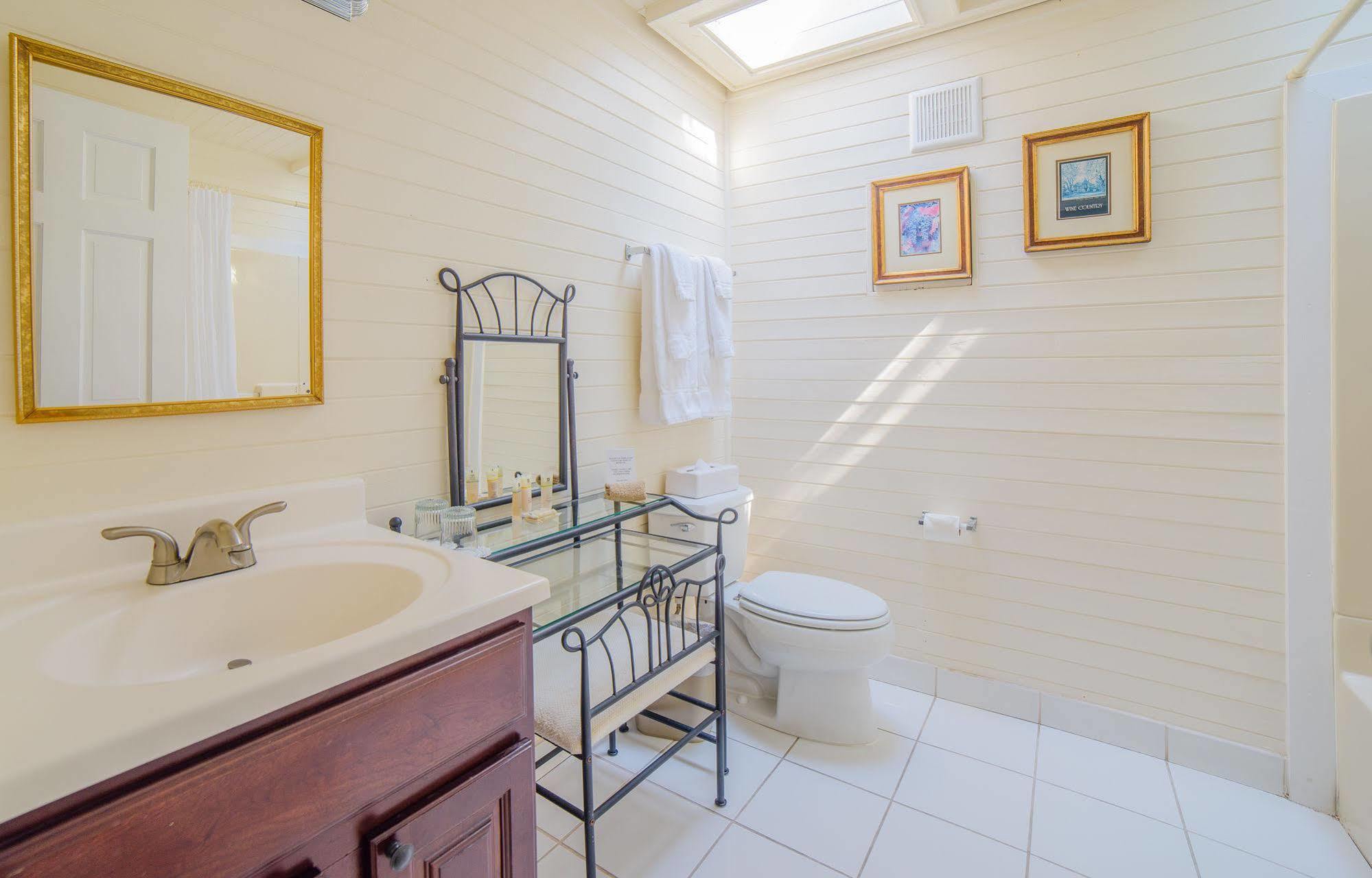 Napa Valley Railway Hotel 4*